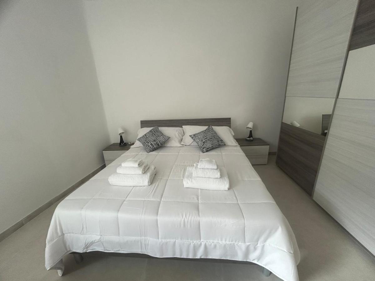 Carradori 2 Apartment-Historic Center-Autodromo イーモラ エクステリア 写真